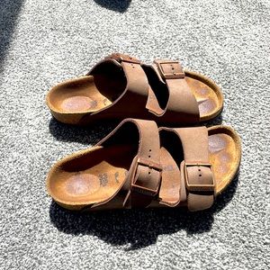 Kids Birkenstock size 33.